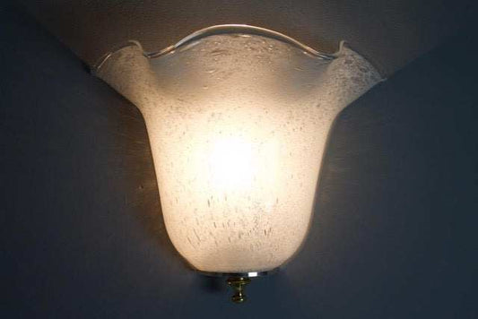 Murano Glas Wandleuchte aus den 1970er Jahren mit Messingelement und warmem Vintage-Licht