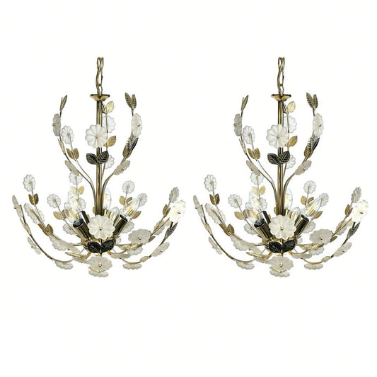 Deux lustres Ideal Lux en laiton avec fleurs en verre côte à côte, deux exemplaires disponibles