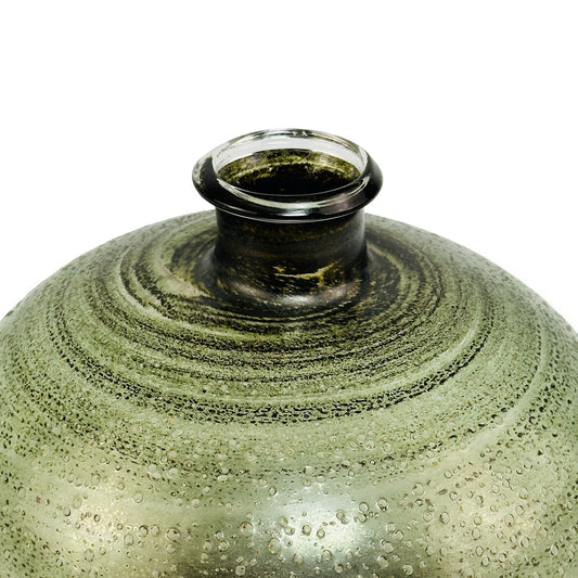 Detail der grünen Studioglas Vase: dunkler Hals mit aufgelegtem Klarglasrand und spiralförmigem Dekor