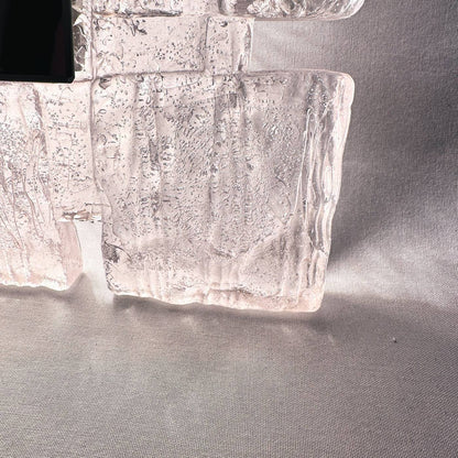 Unteres Acrylsegment im Gegenlicht, dickwandiges Acryl mit feinen Bläschen und Schmelzstruktur