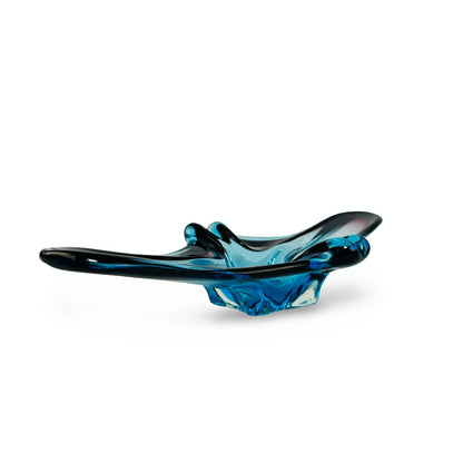Murano Sommerso Glasschale, Detailansicht des petrolblauen Kerns im Gegenlicht