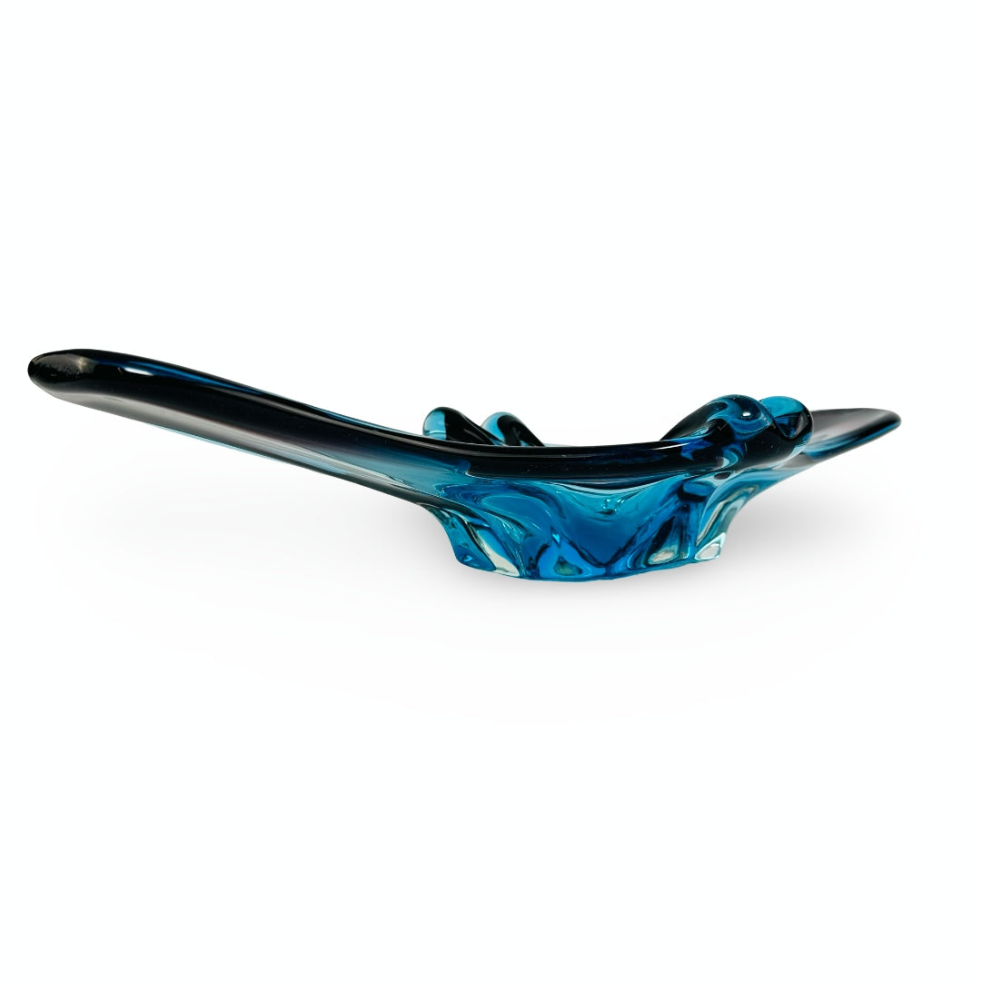 Murano Sommerso Glasschale in Freiform, Gesamtansicht schräg von vorne