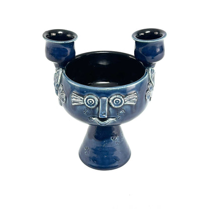 Draufsicht auf den offenen Schalenkörper und die zwei Kerzentüllen des blauen Rosenthal-Kerzenständers