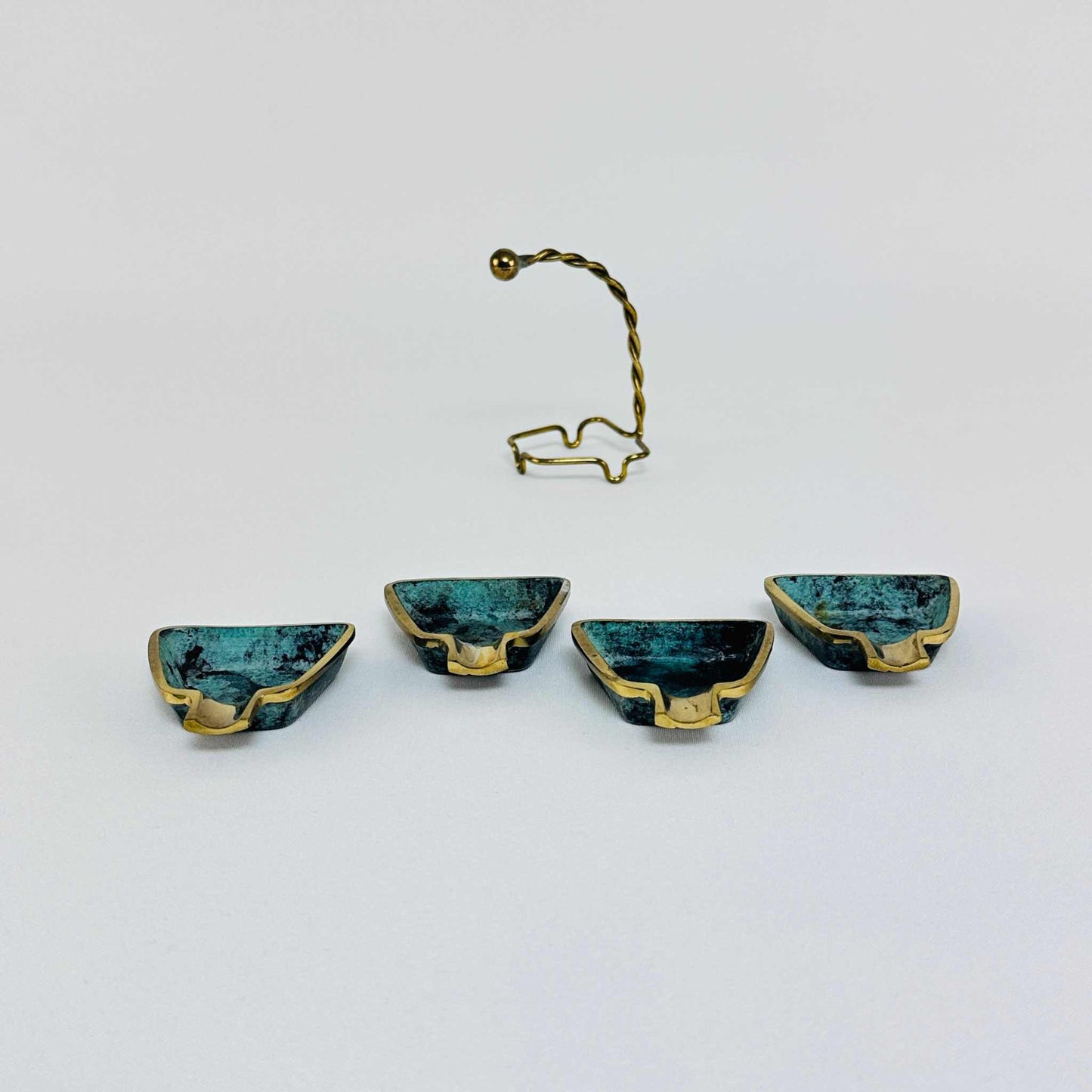 Messing Set von 4 Aschenbecher mit halter 1960er