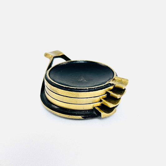 Aschenbecher-Set mit Halter im Stil von Walter Bosse aus den 1960er Jahren, geometrisches Mid-Century Design aus Messing