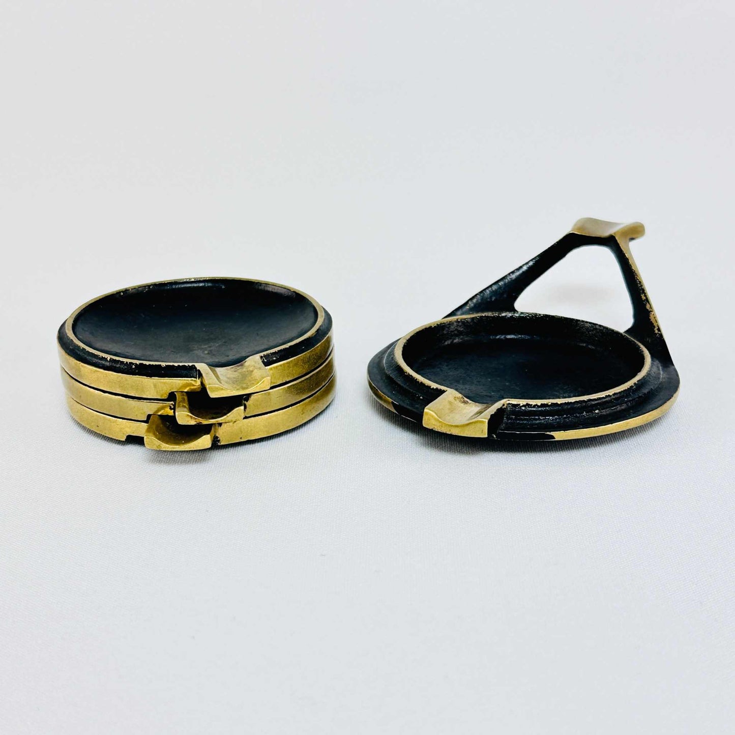 Aschenbecher Set mit Halter Umkreis Walter Bosse 1960er