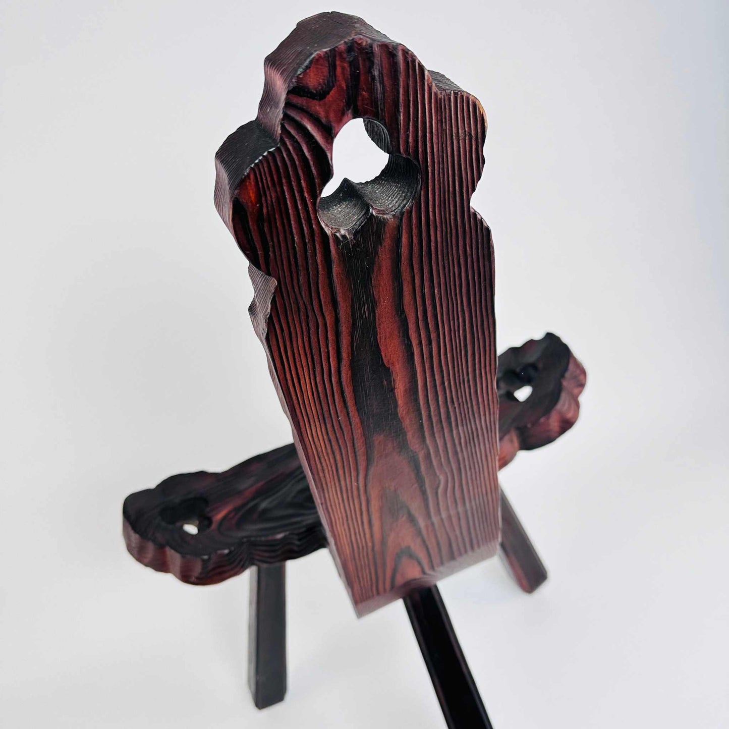 Dreibein Hocker im Brutalistischem Stil 70er