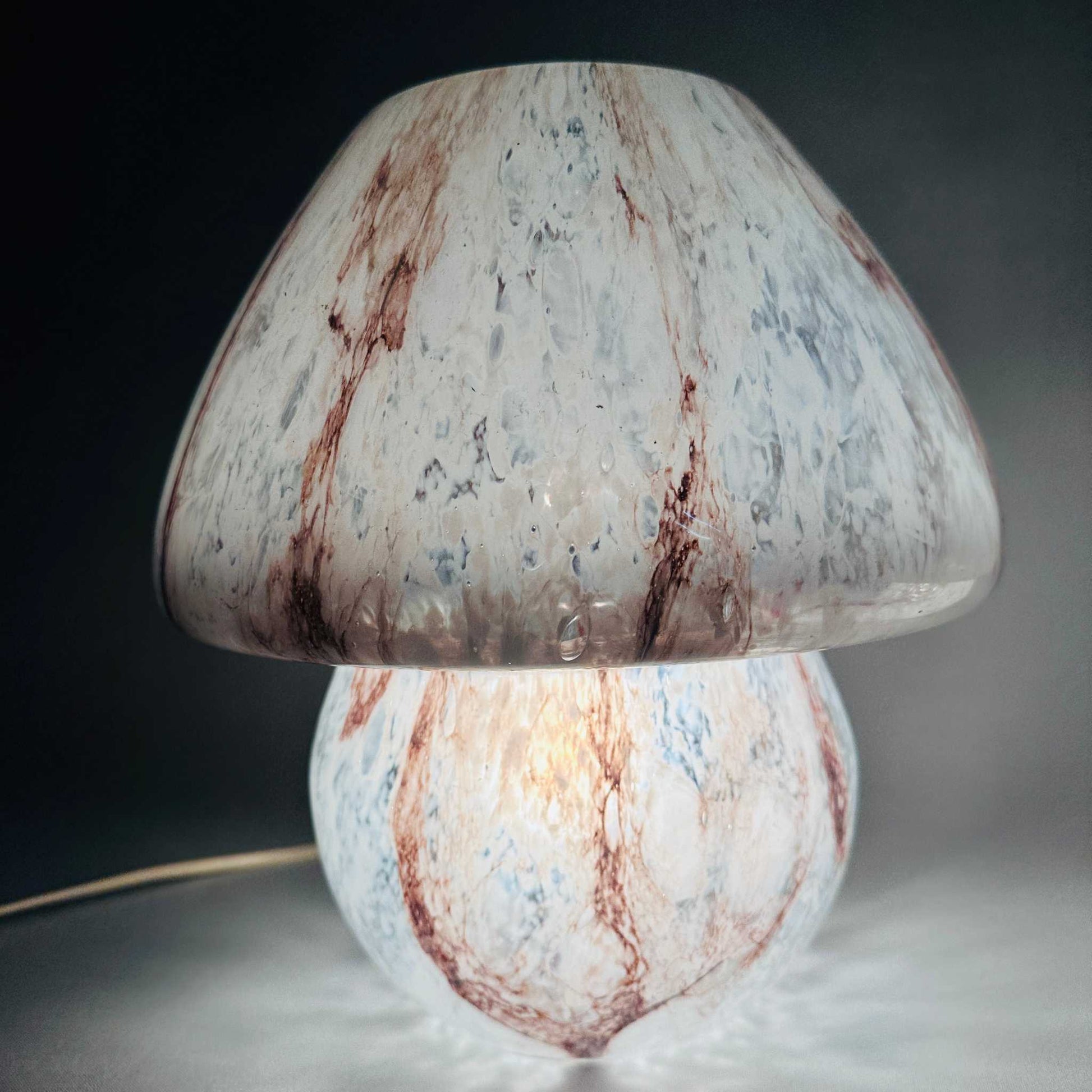 Paar Pilz Tischleuchten aus Glas von Peill & Putzler 1970er Jahre, warmes diffuses Licht, Vintage Design