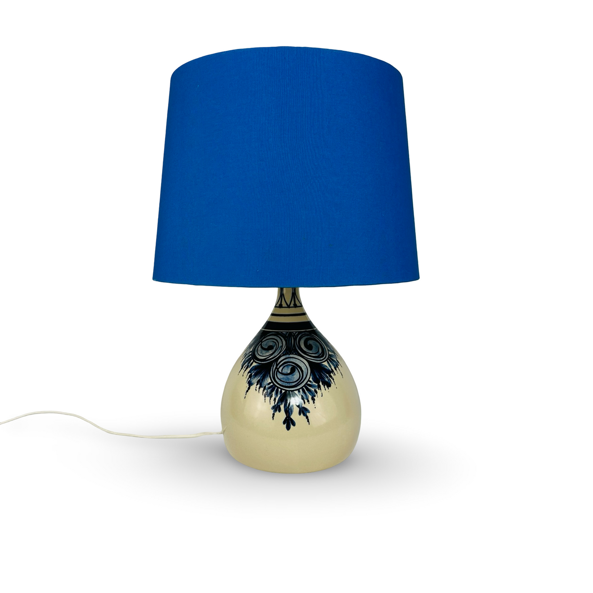 Lampe de table Rosenthal Studio-Line de Björn Wiinblad, décor bleu peint à la main et abat-jour en tissu bleu, 1979/80