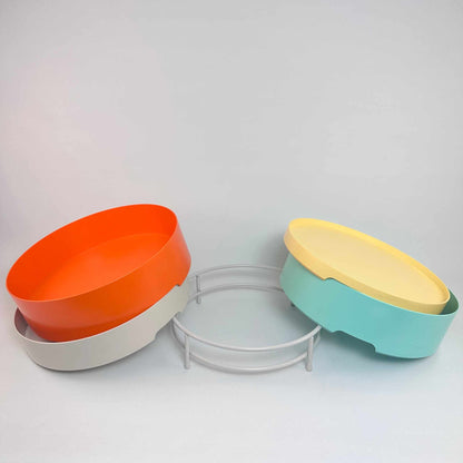 Einzelteile des zerlegten IKEA-PS-2014-Beistelltischs mit vier Schalen und rundem Metallgestell