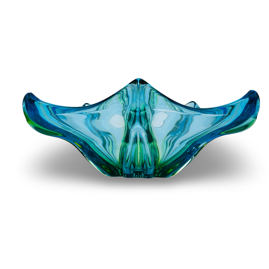 Profil der Vintage Glasschale mit spitz ausgezogener Ecke