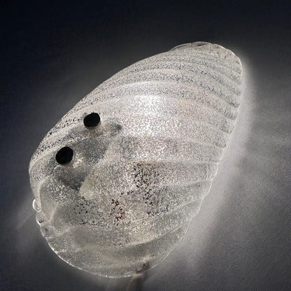Eingeschaltete Eisglas-Wandleuchte in ovaler Form mit leuchtendem, körnigem Glasschirm, 1960er