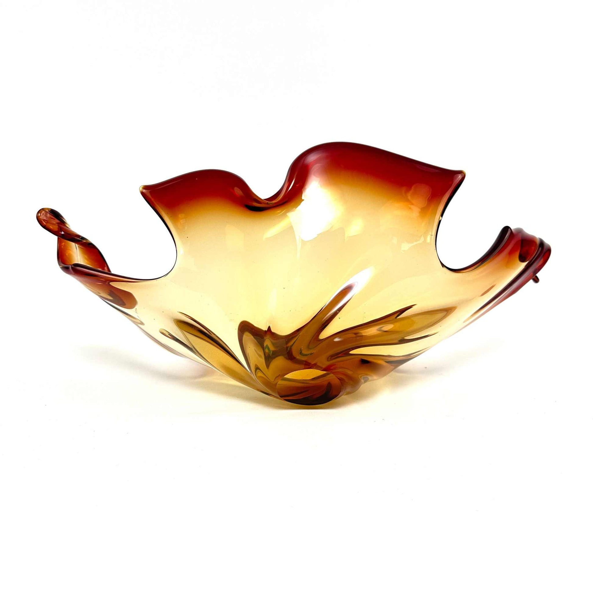 Große besonders schöne Feuer Murano Glas Schale aus den 1960er Jahren mit lebhaften Feuertönen und originalem Murano Glas Label