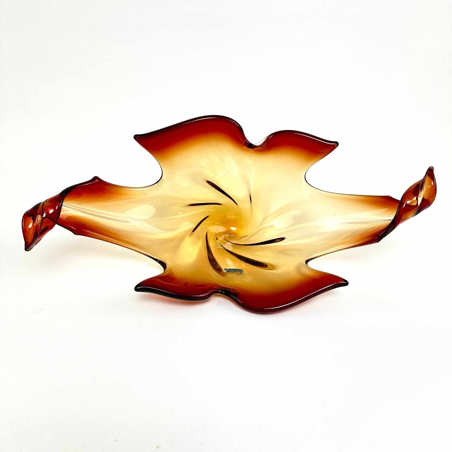 Große besonders schöne Feuer Murano Glas Schale aus den 1960er Jahren mit lebendigen Feuerfarben und originalem Murano Glas Label