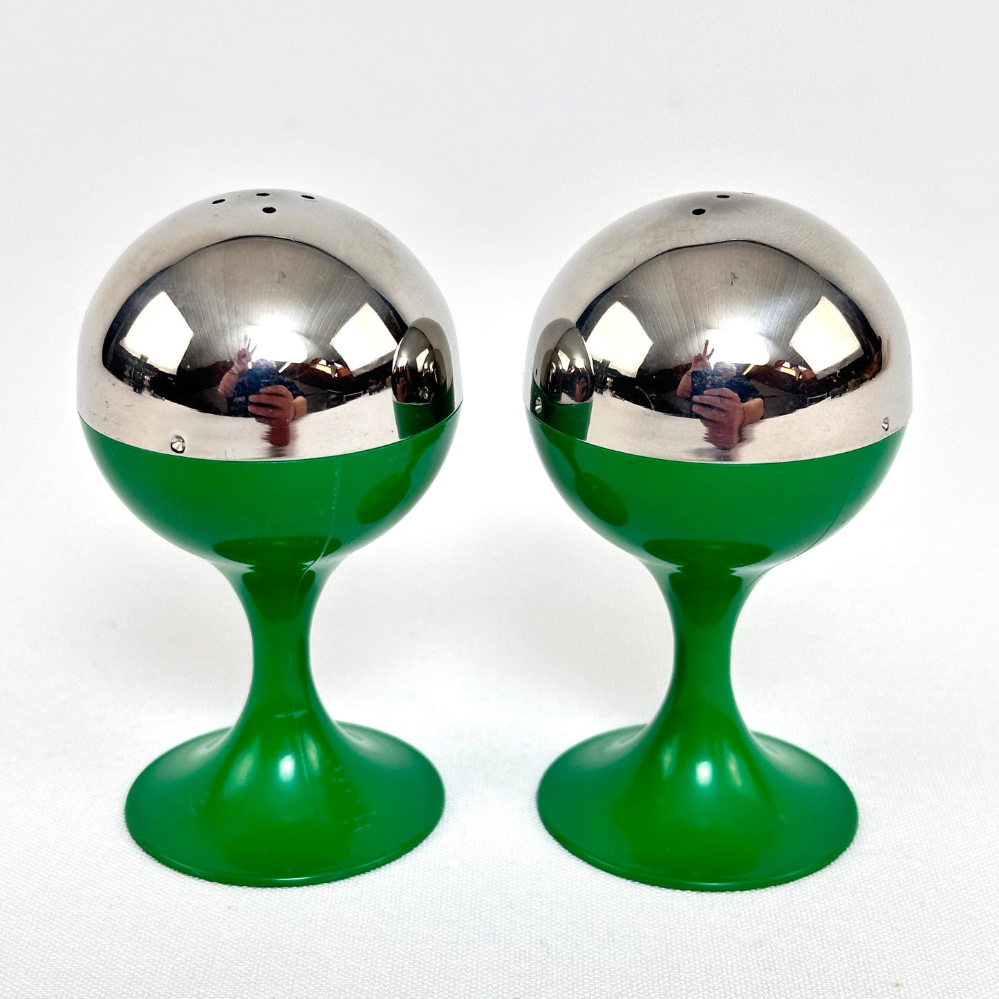 Quist Salz & Pfeffer Streuer Jens Quistgaard 1960er dänisches Tulip Design, verchromt, seltene originale, Höhe 7,8 cm, Durchmesser 4,5 cm
