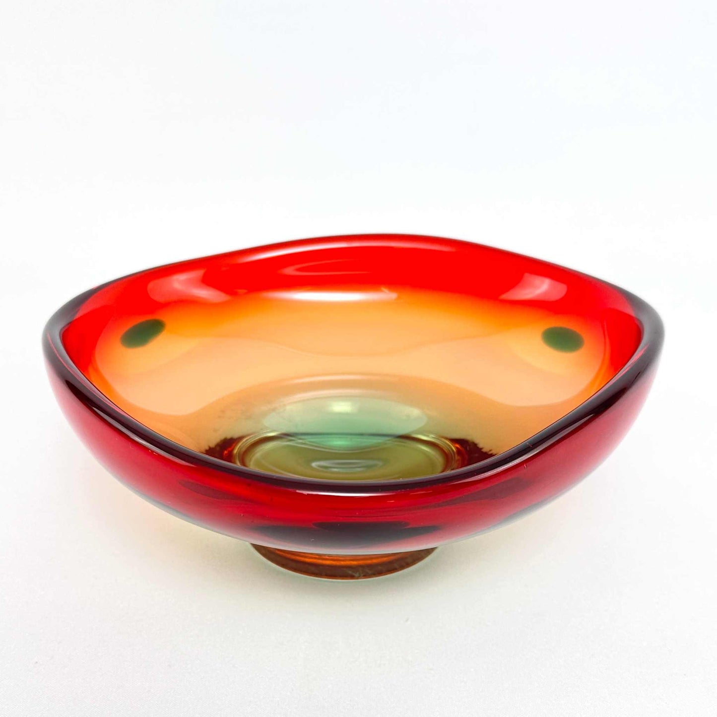 Murano Glasschale Sommerso Seguso bunt mit dunklen Punkten, 1960er Jahre, Flavio Poli, Italien, transparent, 27,5 cm breit