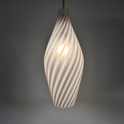 Eingeschaltete Granada-Pendelleuchte von Alois Gangkofner mit weißem Glasschirm und roten Spiralstreifen, 1958