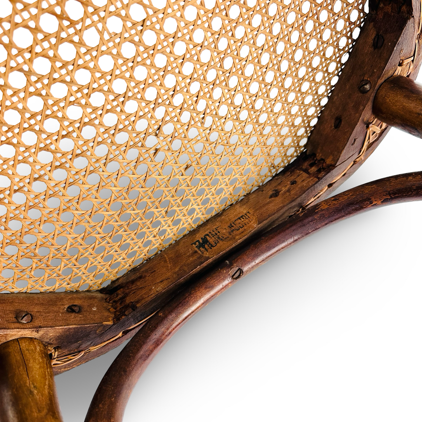 Thonet Bugholzstuhl Model 107 von 1900 mit originalem intaktem Geflecht in gutem Zustand