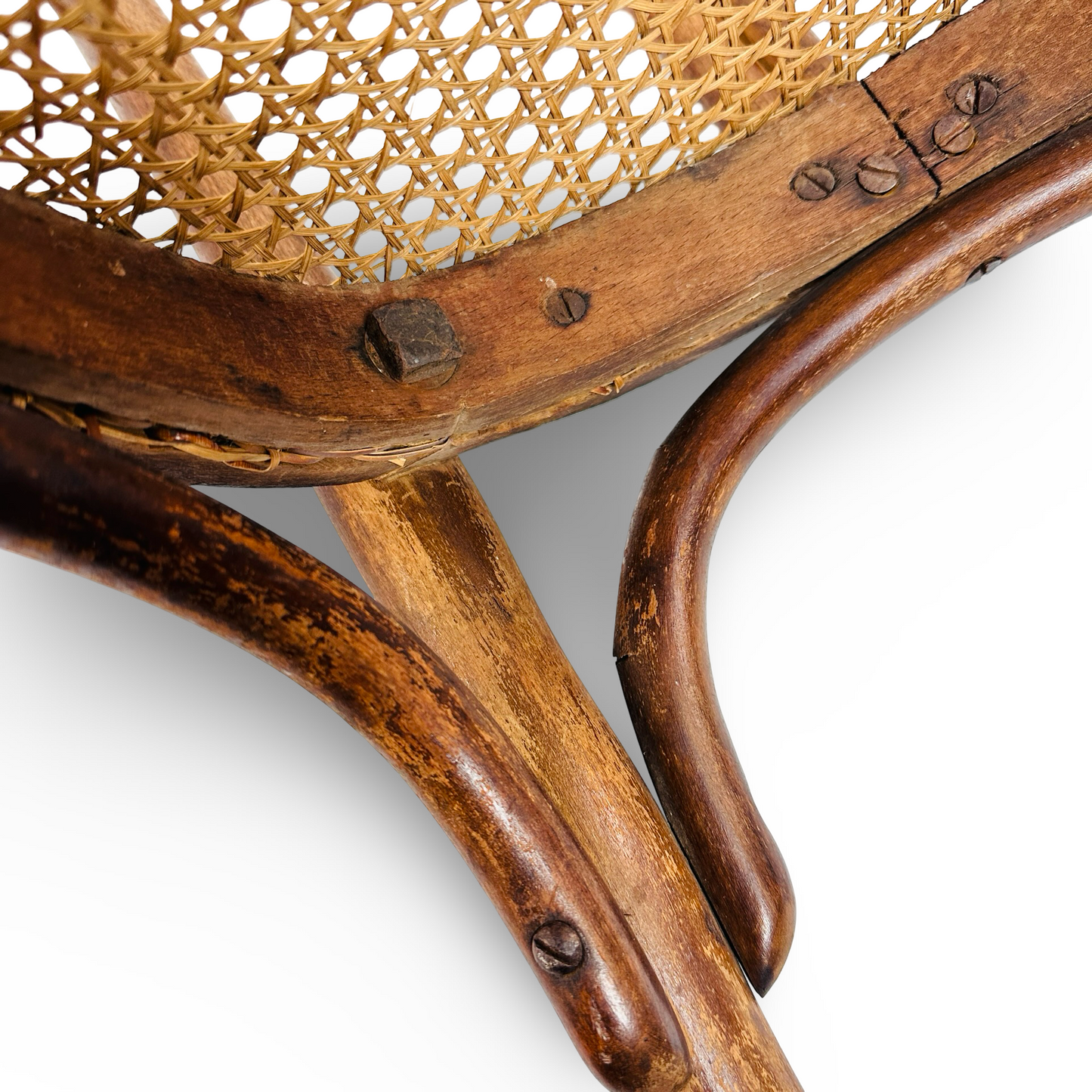 Thonet Bugholzstuhl Model 107 von 1900 mit intaktem original Geflecht in gutem Zustand