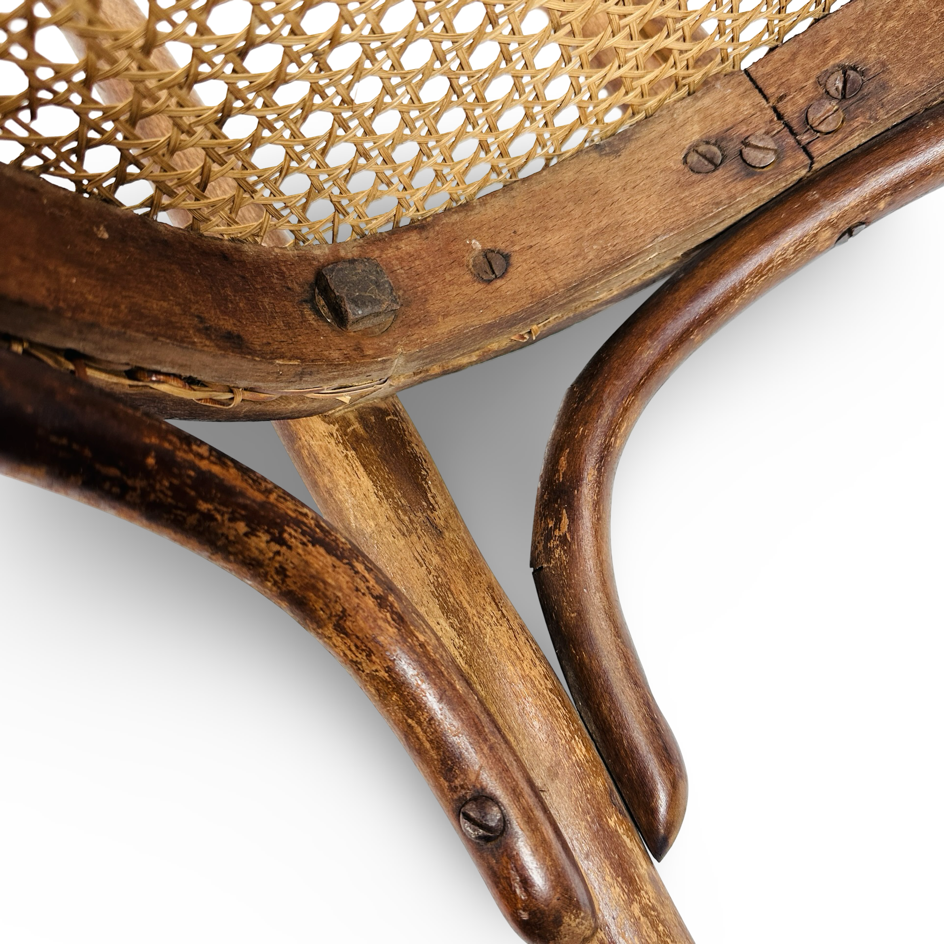 Thonet Bugholzstuhl Model 107 von 1900 mit intaktem original Geflecht in gutem Zustand
