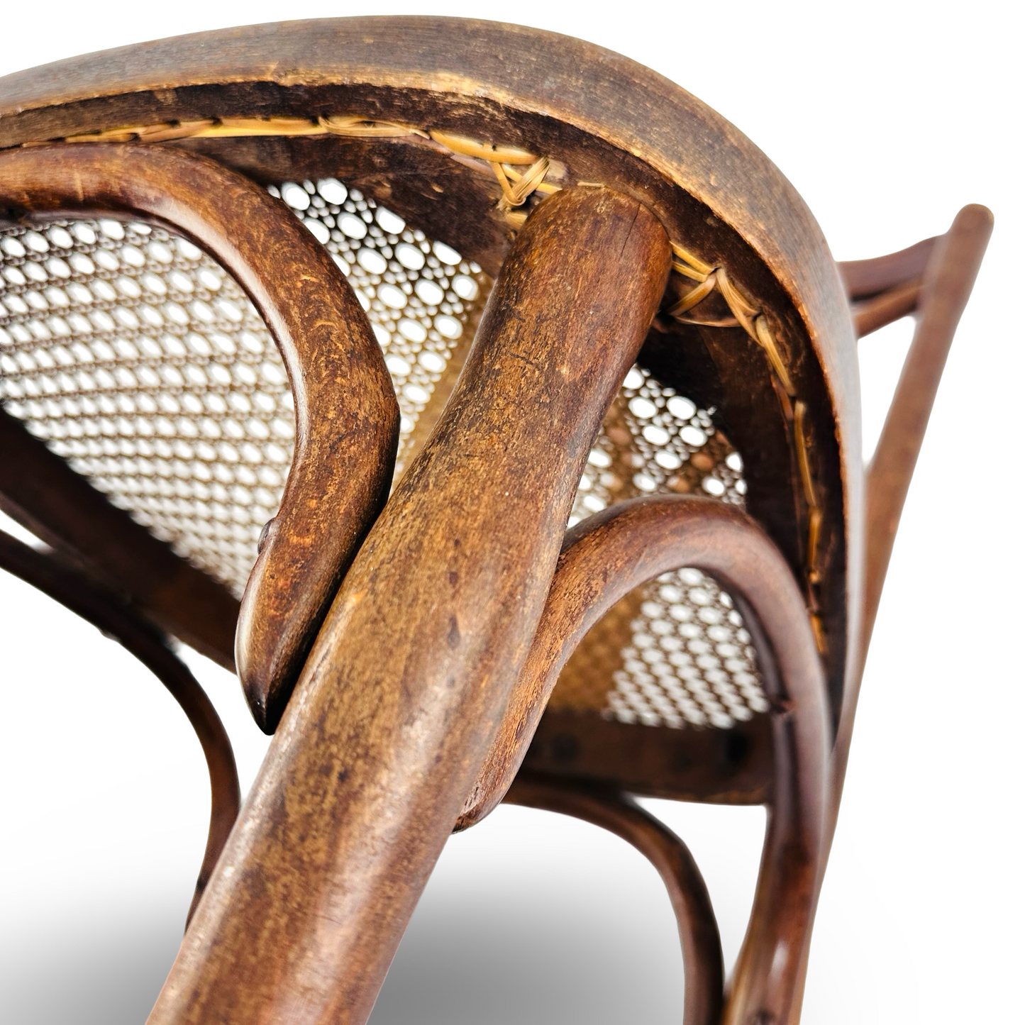 Thonet Bugholzstuhl Model 107 von 1900 mit originalem Geflecht in gutem Zustand