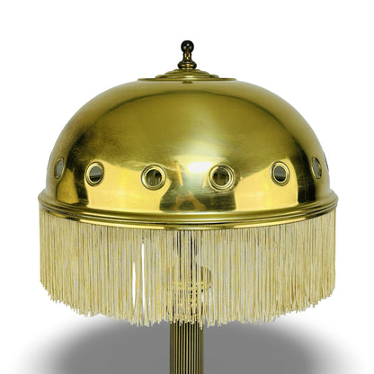 Detail Kuppelschirm mit Lichtöffnungen und Fransenkranz