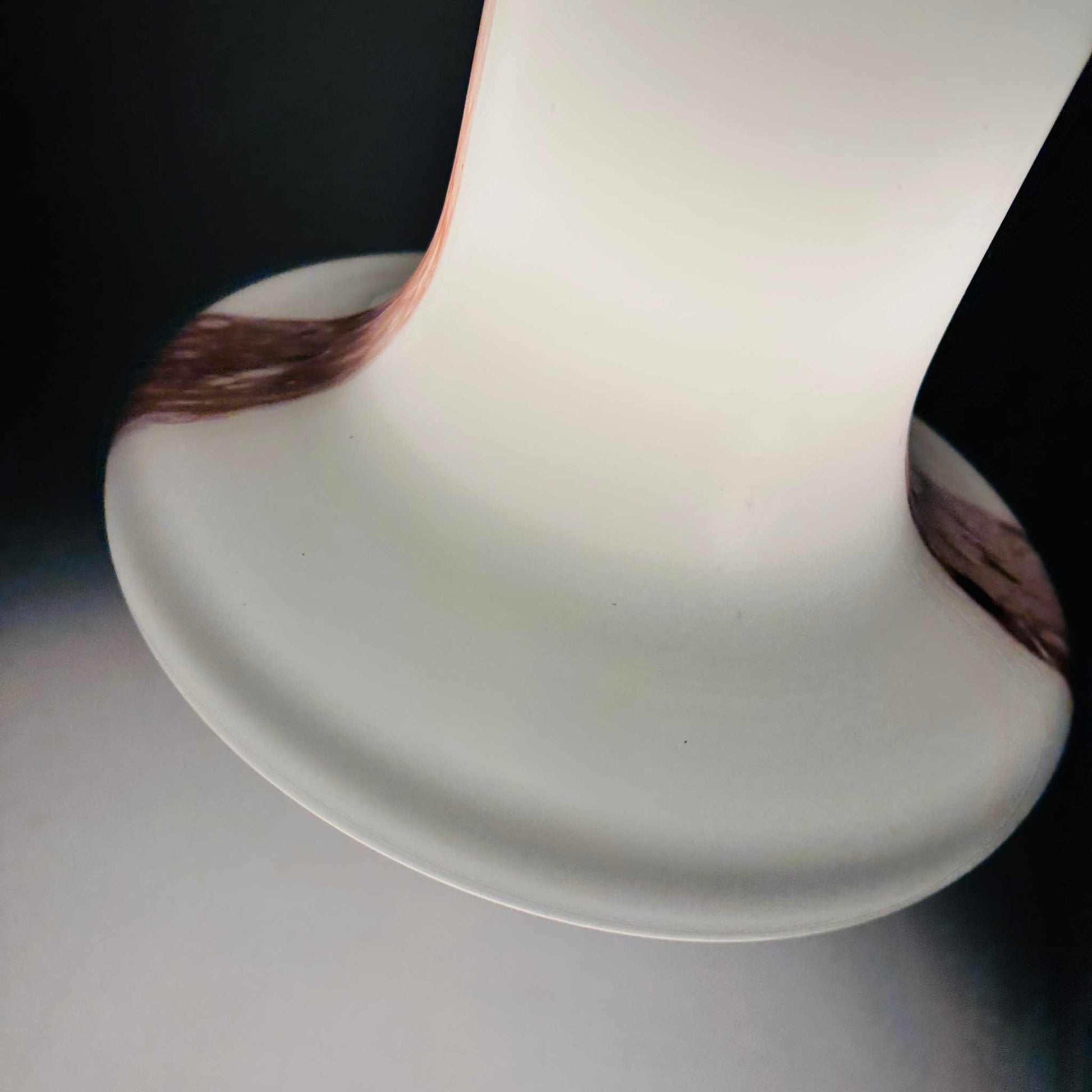 70er Jahre Hänge Leuchte aus Glas und Chrom mit 28 cm Durchmesser und 65 cm Gesamthöhe