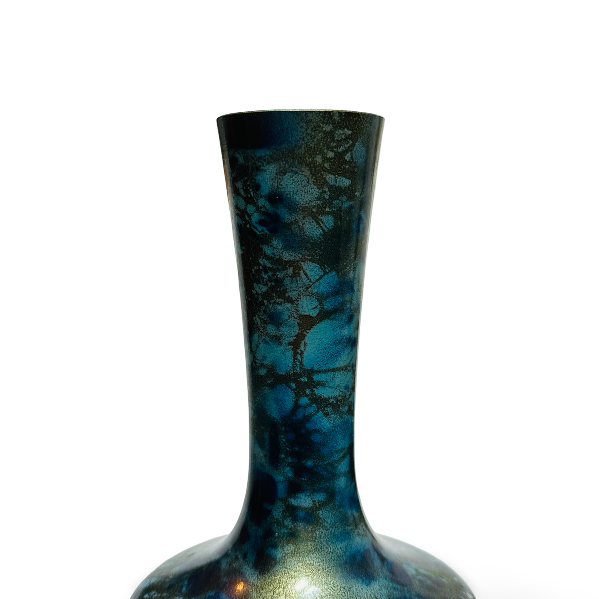 Detail des langen Halses der japanischen Flaschenvase mit Netzpatina