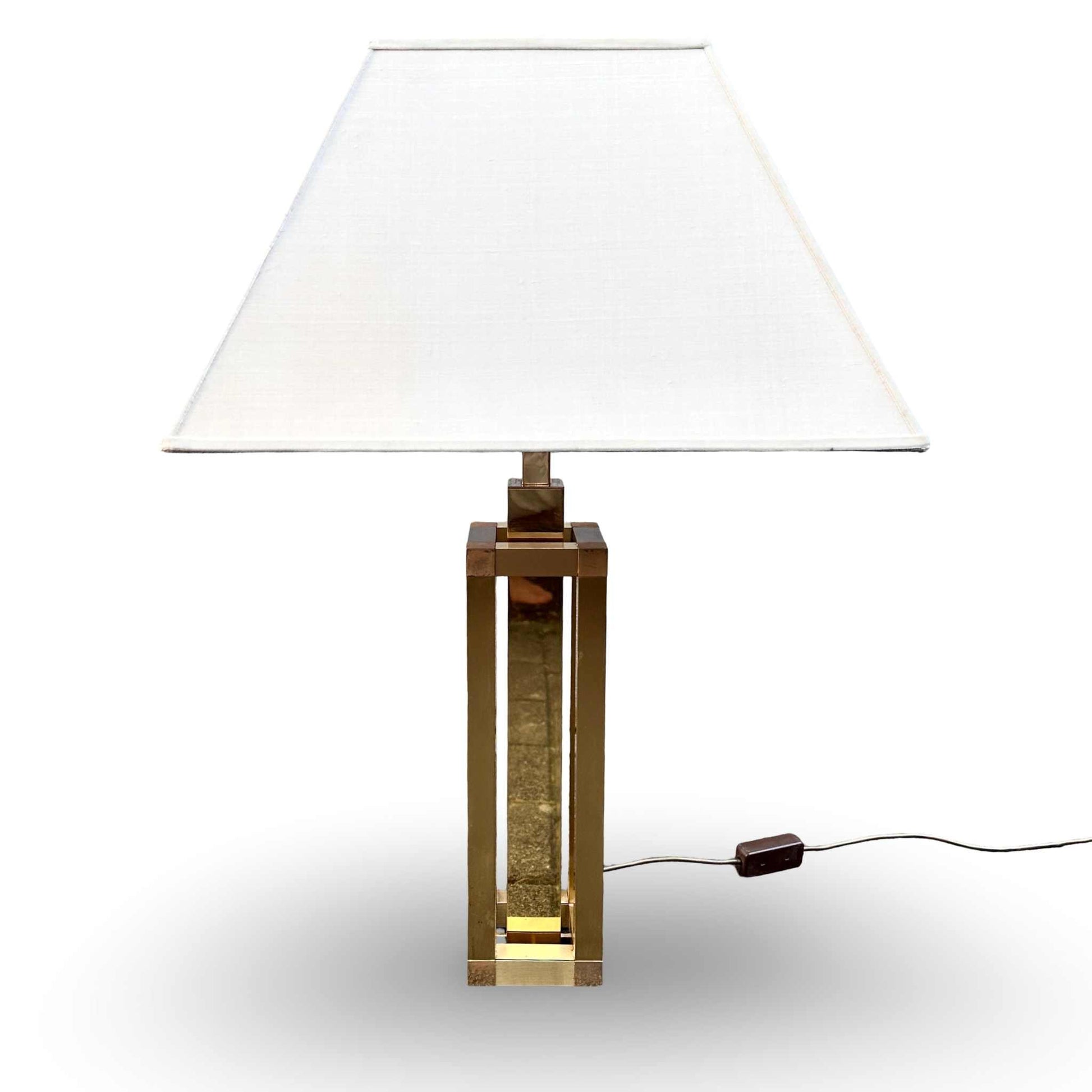Romeo Rega Tischlampe aus Messing mit quadratischem Sockel und Rohseide-Lampenschirm, italienisches Design 1970er