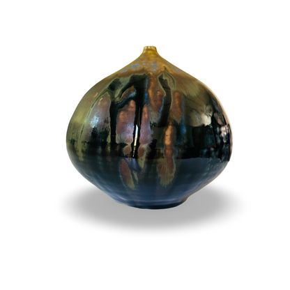 Frontalansicht der Studio-Keramikvase aus den 1980ern mit grünbrauner und dunkelblauer Laufglasur