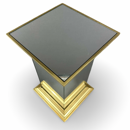 Deknudt Spiegelsäule aus den 1980ern mit quadratischer Spiegelplatte und goldfarbenem Messingrand