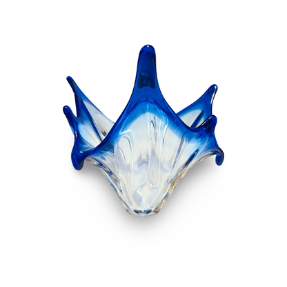 Murano Kunstglasschale Klar und Kobaltblau, Seitenansicht mit hoher Spitze