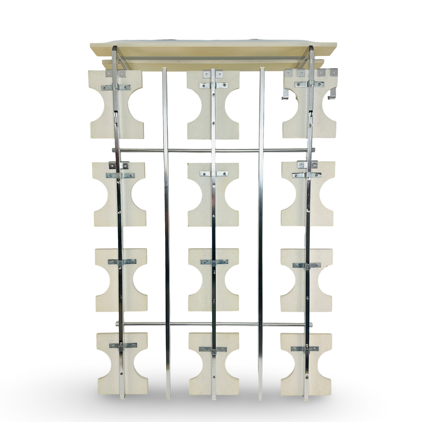 70er Space Age Wandgarderobe mit Hutablage aus Aluminium in gutem Zustand