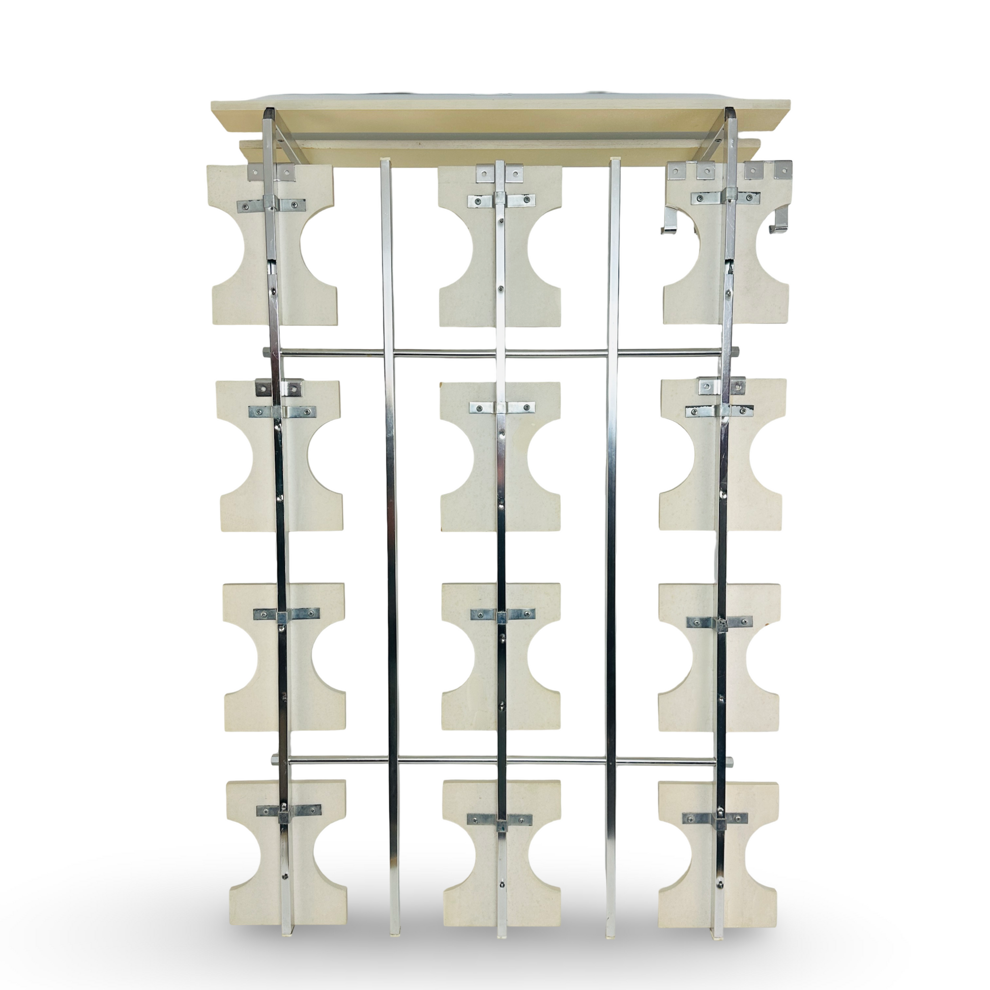 70er Space Age Wandgarderobe mit Hutablage aus Aluminium in gutem Zustand