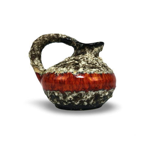 Jopeko Fat Lava Henkelvase, Seitenansicht mit Ausguss und gedrungenem Kugelkörper, freigestellt