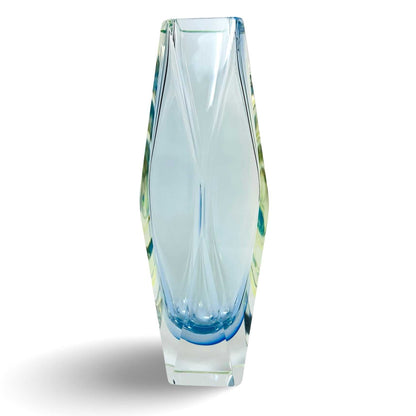 Gesamtansicht einer schlanken V. Nason Murano-Sommerso-Vase in Blau und Chartreuse aus den 1970ern