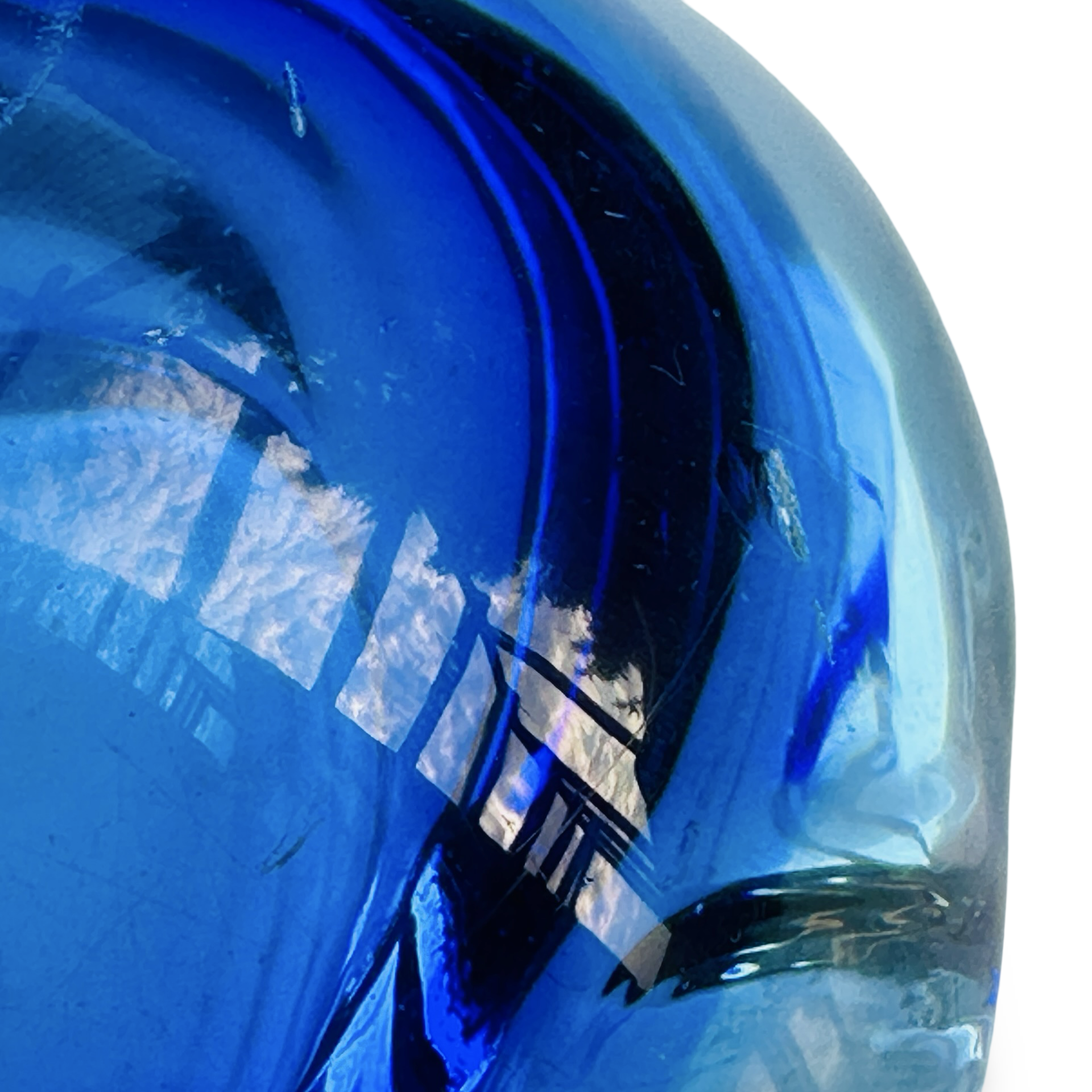 Blauer Murano Aschenbecher aus den 1970er Jahren, 10,5 cm Durchmesser, 4,5 cm Höhe, guter Zustand