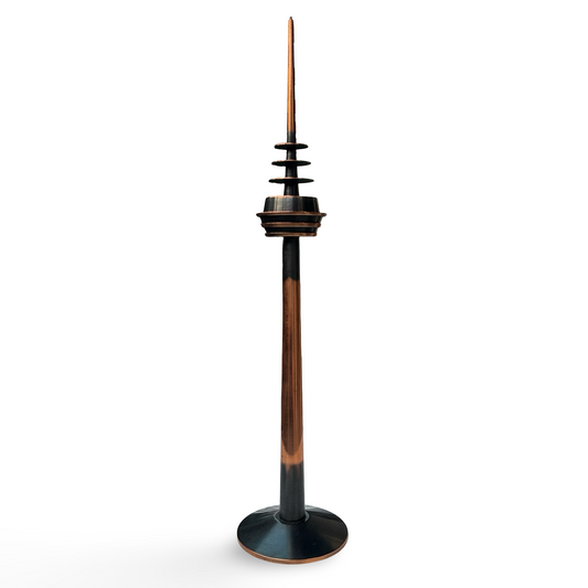 Fernsehturm-Skulptur, gedrechseltes Kupfer brüniert, 55 cm, 1960er
