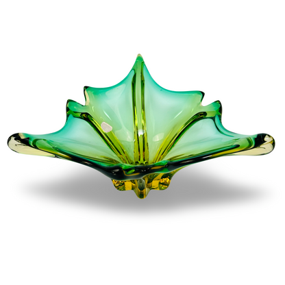 Ansicht der geöffneten Splash-Schale mit sternförmig hochgezogenen Glasspitzen und Etikettrest