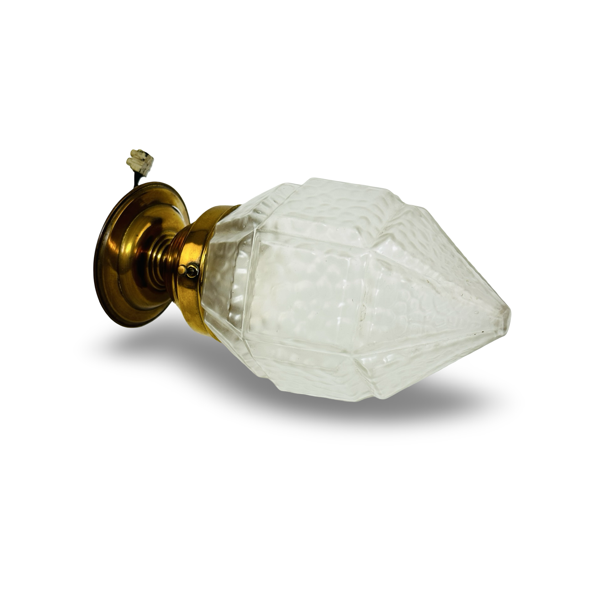 Art Déco Deckenlampe mit facettiertem mattiertem Eisglas-Tropfenschirm und Messingfassung aus den 1920er/30er Jahren