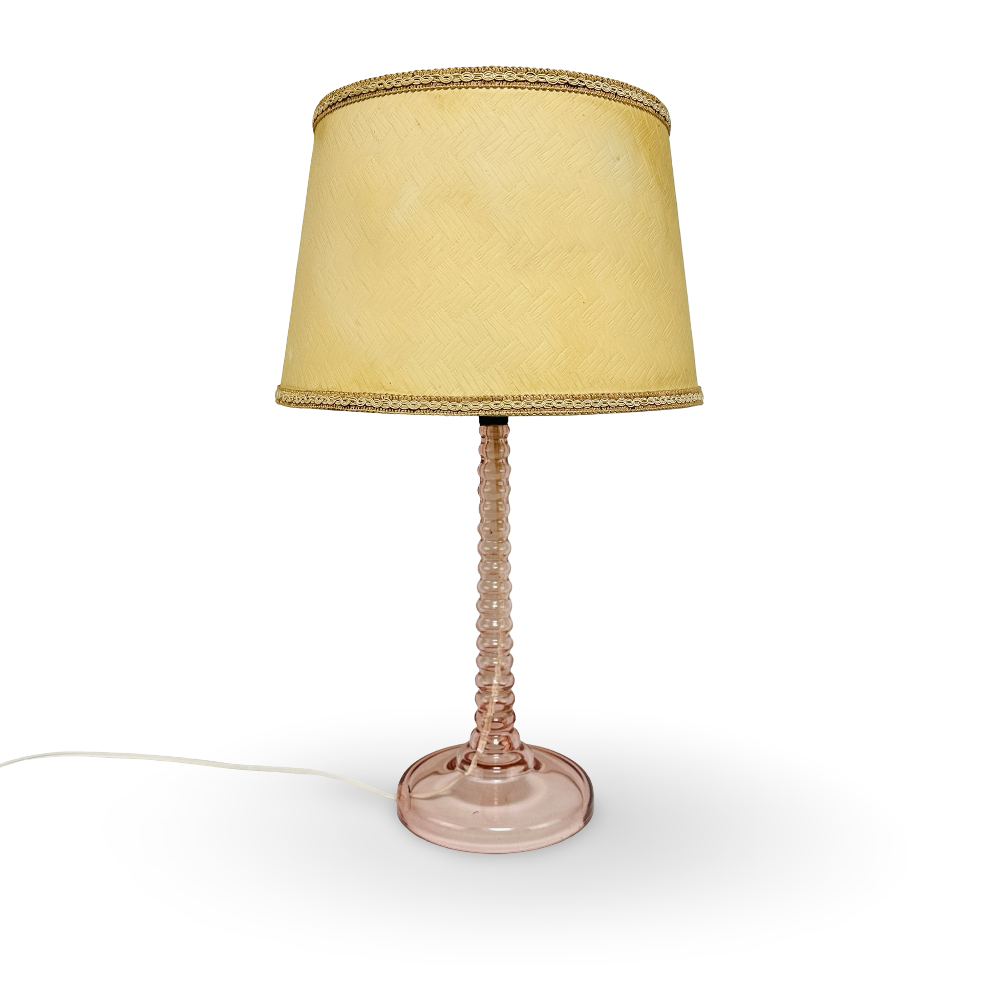 Französische Tischlampe rosa Perlenschaft 1950er mit originaler Messing-Bajonettfassung und cremefarbenem Vintage-Schirm
