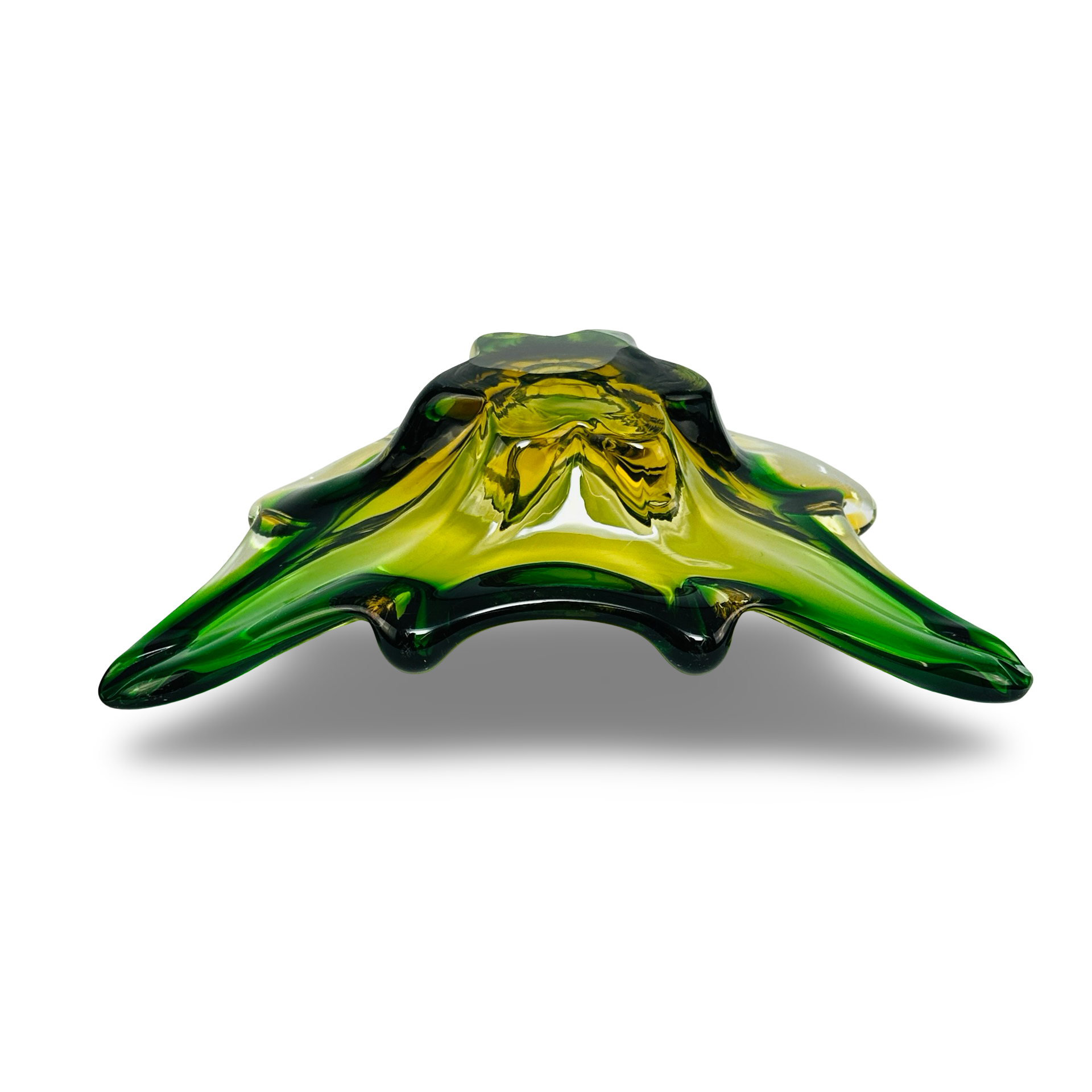 Dreieckige Murano Sommerso Glas-Schale in Smaragdgrün und Chartreuse mit ausgezogenen Spitzen aus den 1960er/70er Jahren