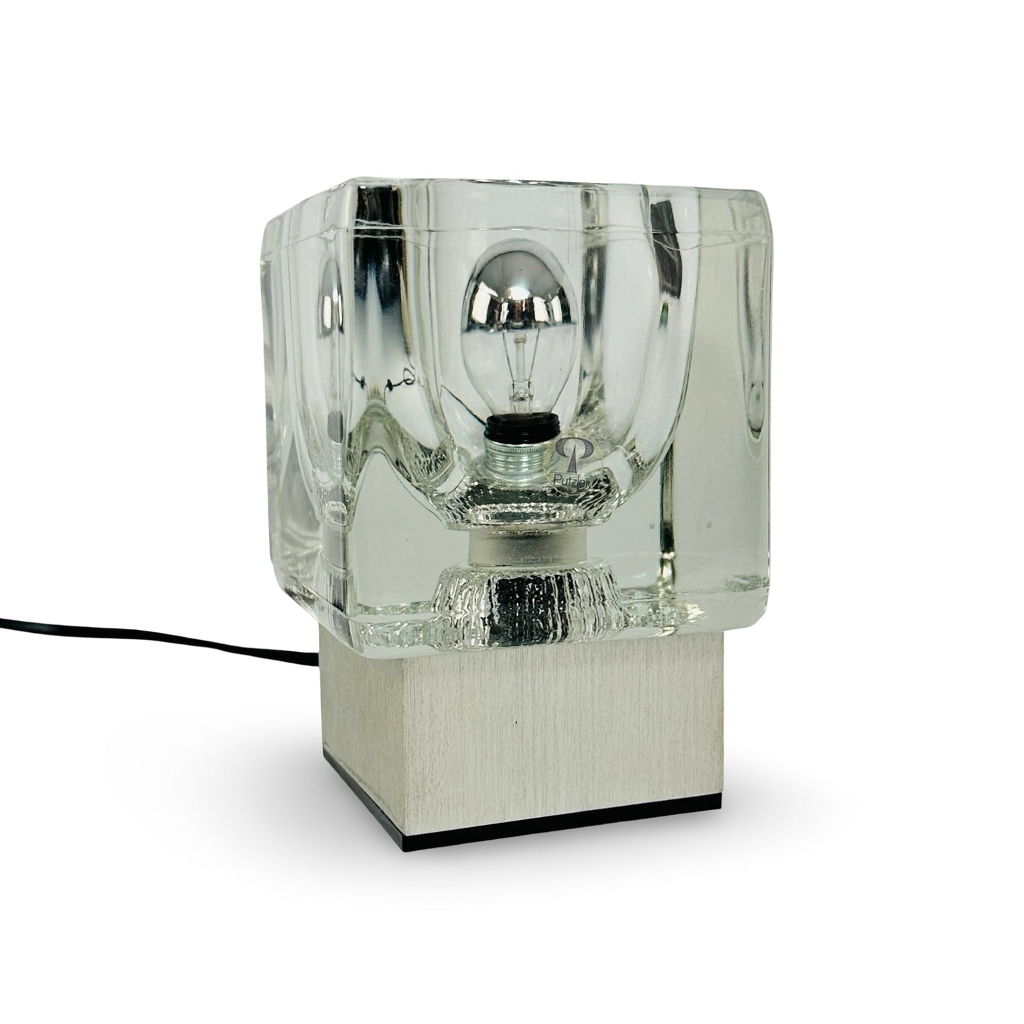 Peill & Putzler Ice Cube TA 14 Tischleuchte aus den 1970er Jahren mit gefrostetem Kristallglas auf Aluminium-Sockel