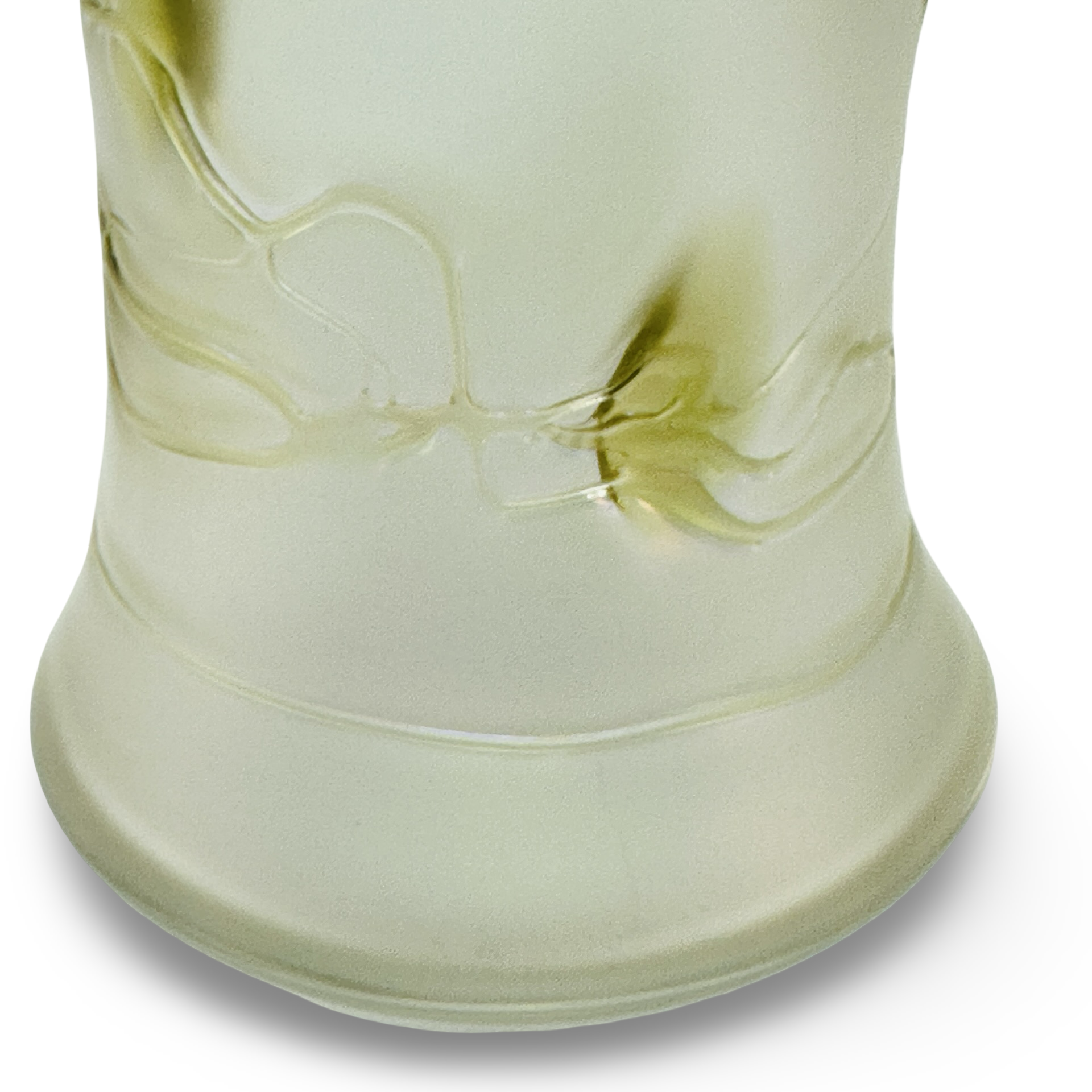 Böhmische Jugendstil-Trompetenvase aus satiniertem gelblichen Glas mit Fadenauflage und Blütenapplikationen