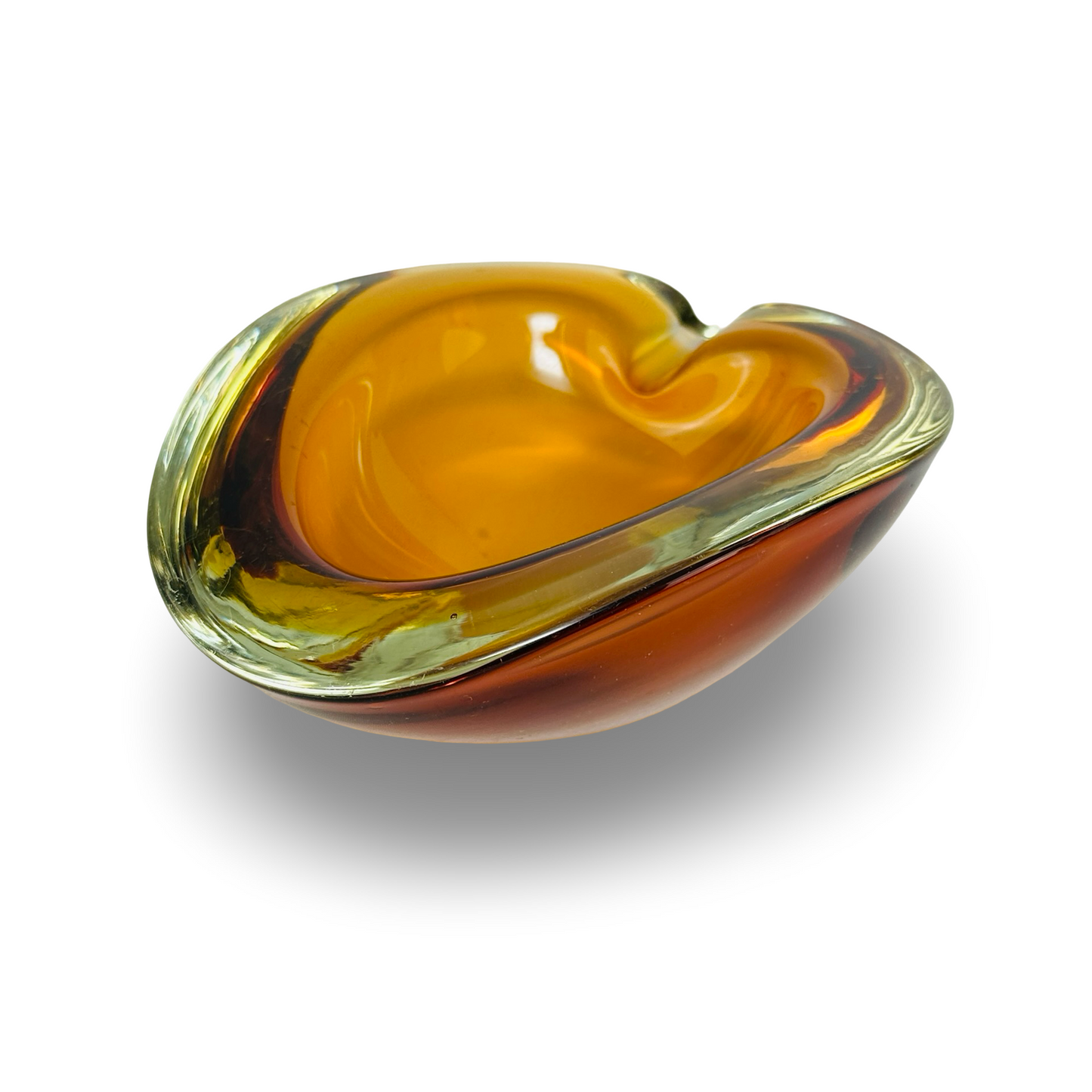 Murano Sommerso Herzschale in bernstein-amber mit uran-gelbem Mantel aus den 1960er Jahren