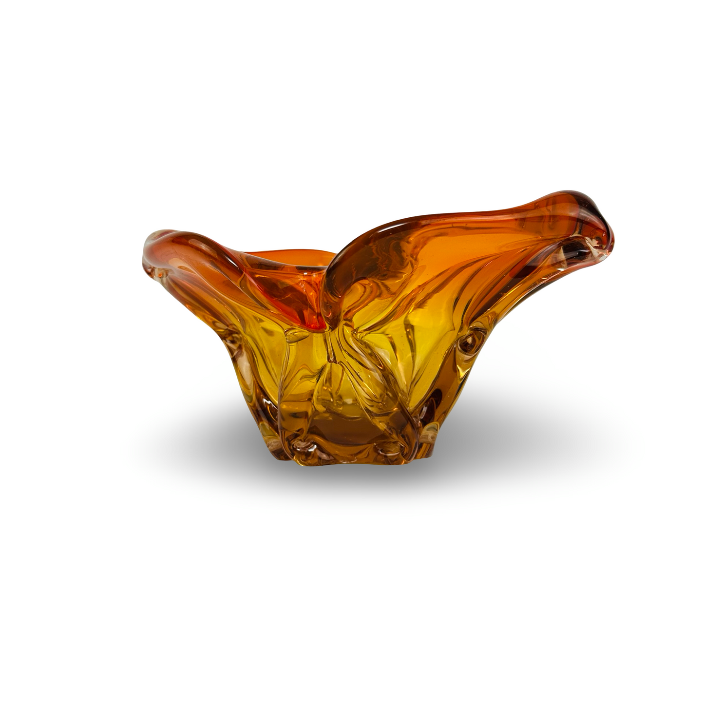 Freigeformte Chřibská Sklárna Glasschale in Amber-Orange mit vier welligen Ecken, 1960er Jahre