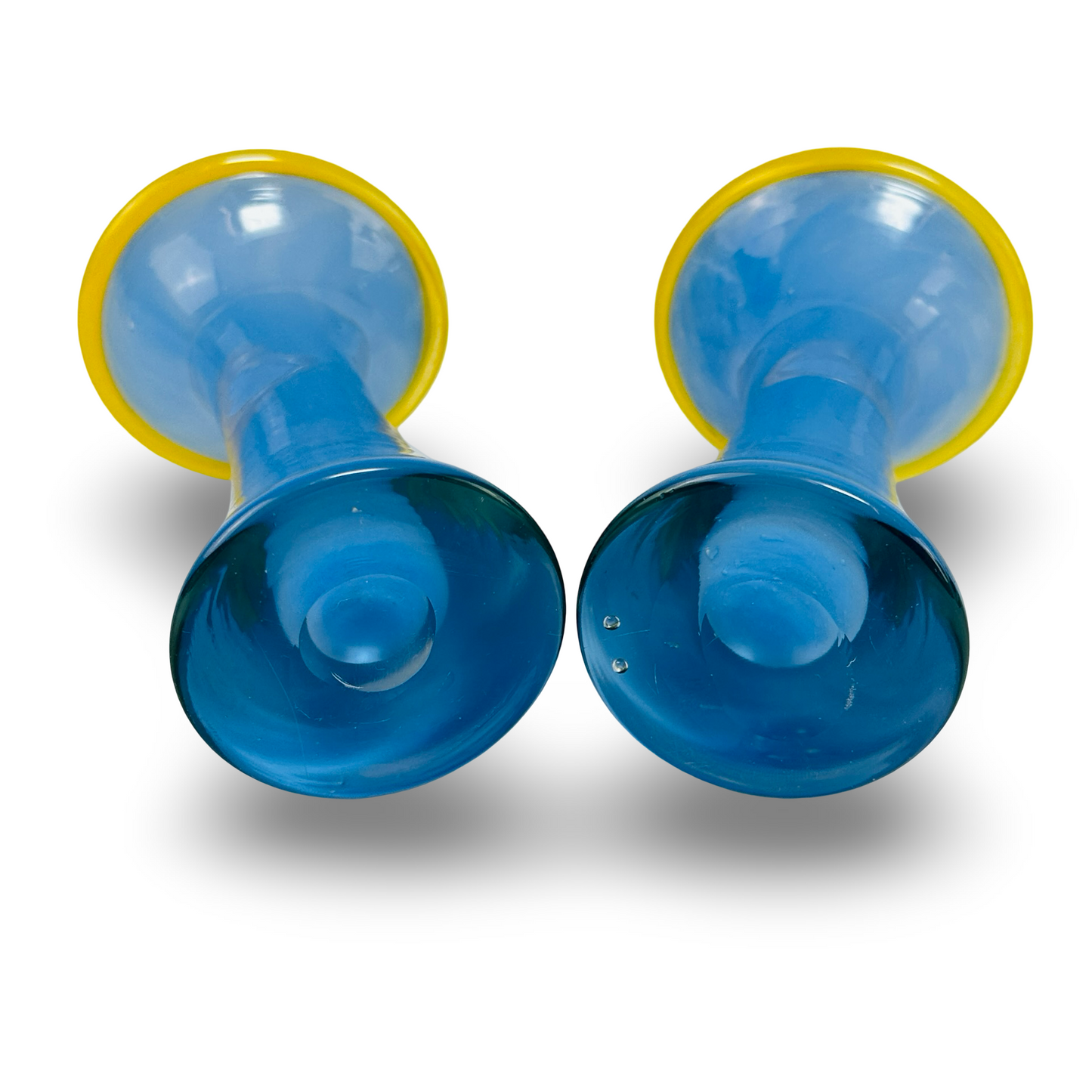 Paar mundgeblasene Solifleurvasen aus blauem Opalglas mit gelbem Rand, 1960er/70er Jahre