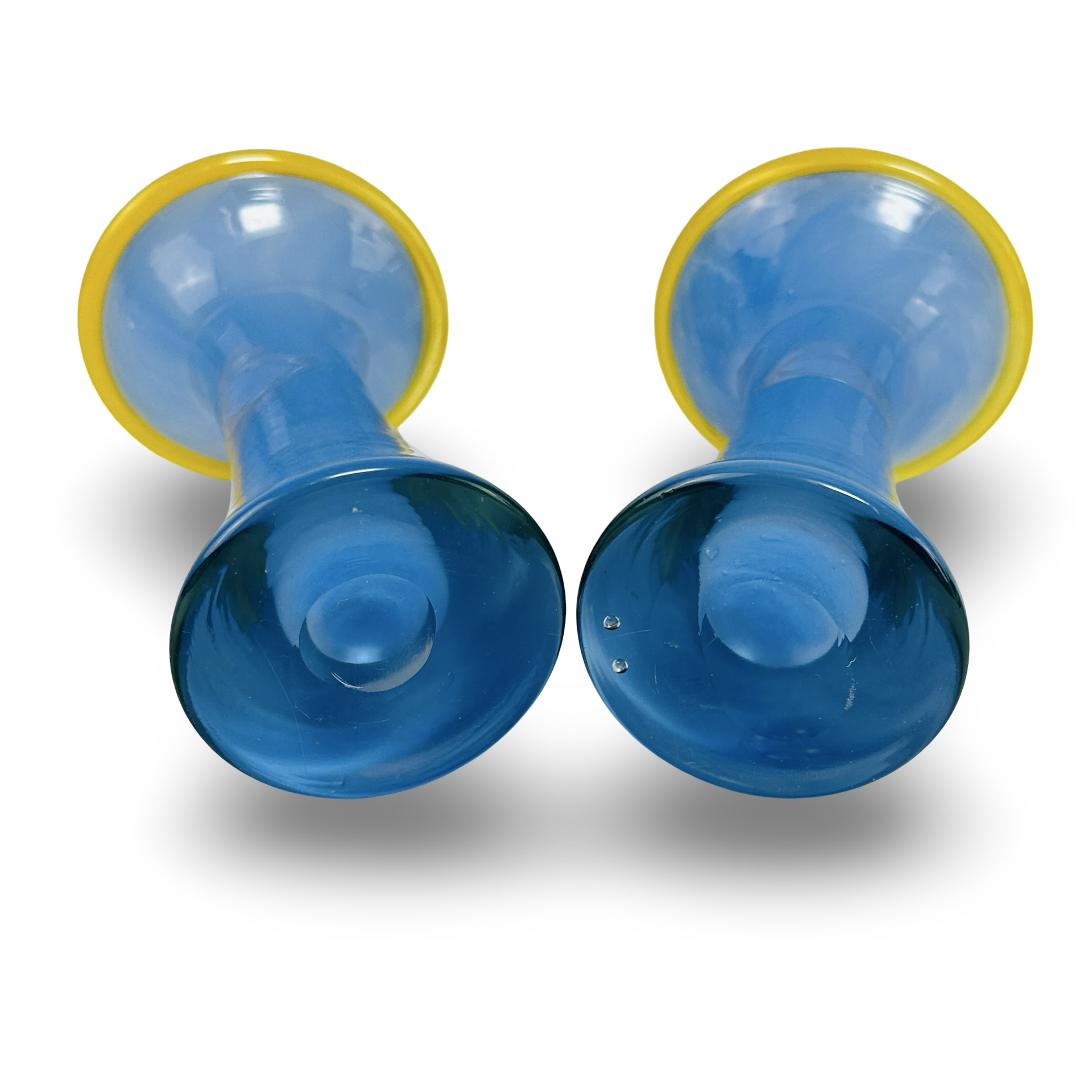 Paar mundgeblasene Solifleurvasen aus blauem Opalglas mit gelbem Rand, 1960er/70er Jahre