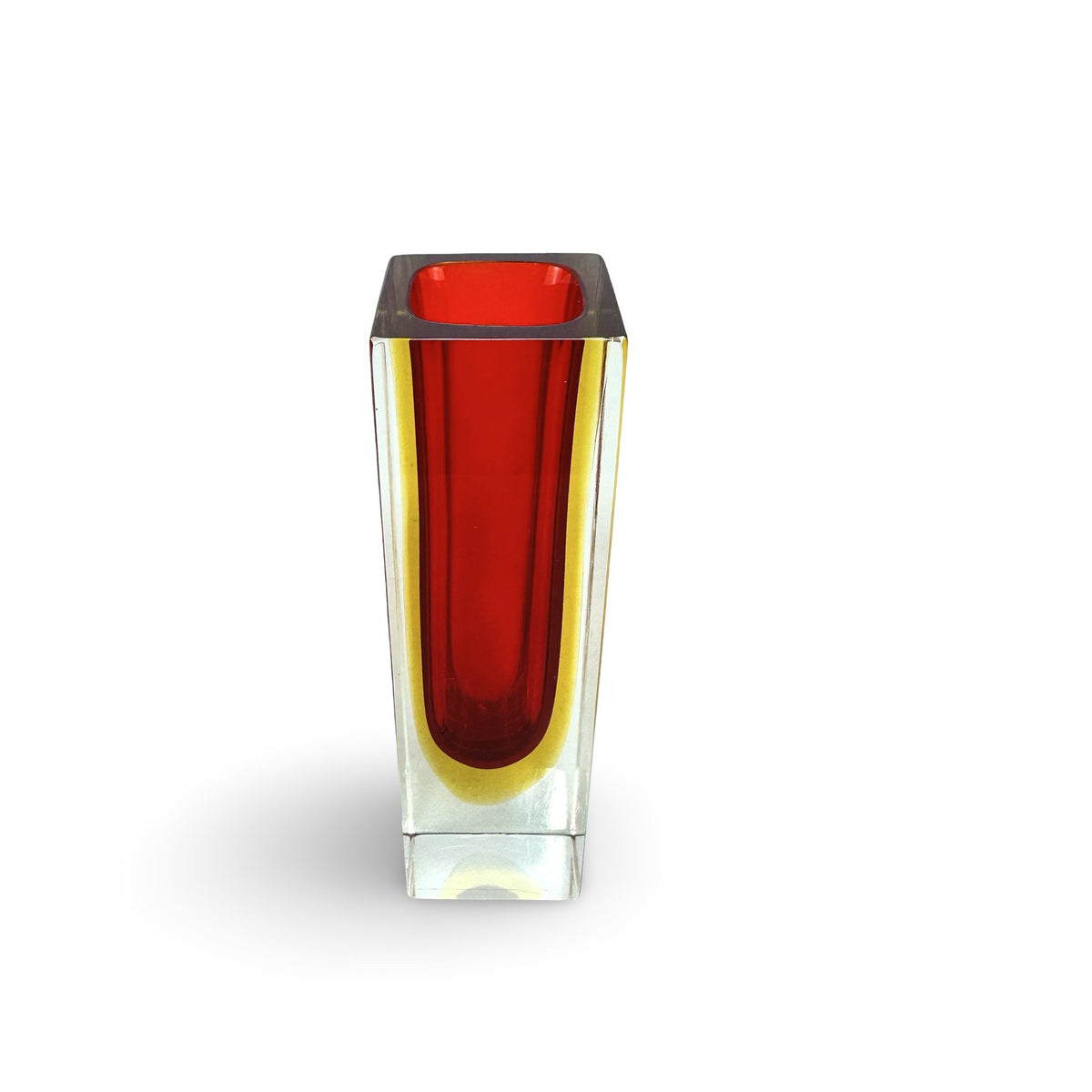 Vase bloc Murano vu légèrement d'en haut, col taillé à plat avec ouverture carrée arrondie