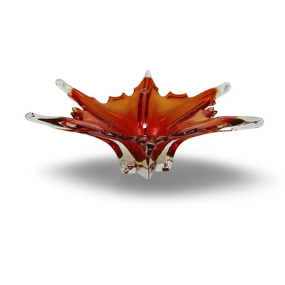 Murano Glasschale in Rot-Orange, leicht erhöhte Seitenansicht mit Originaletikett am Innenrand